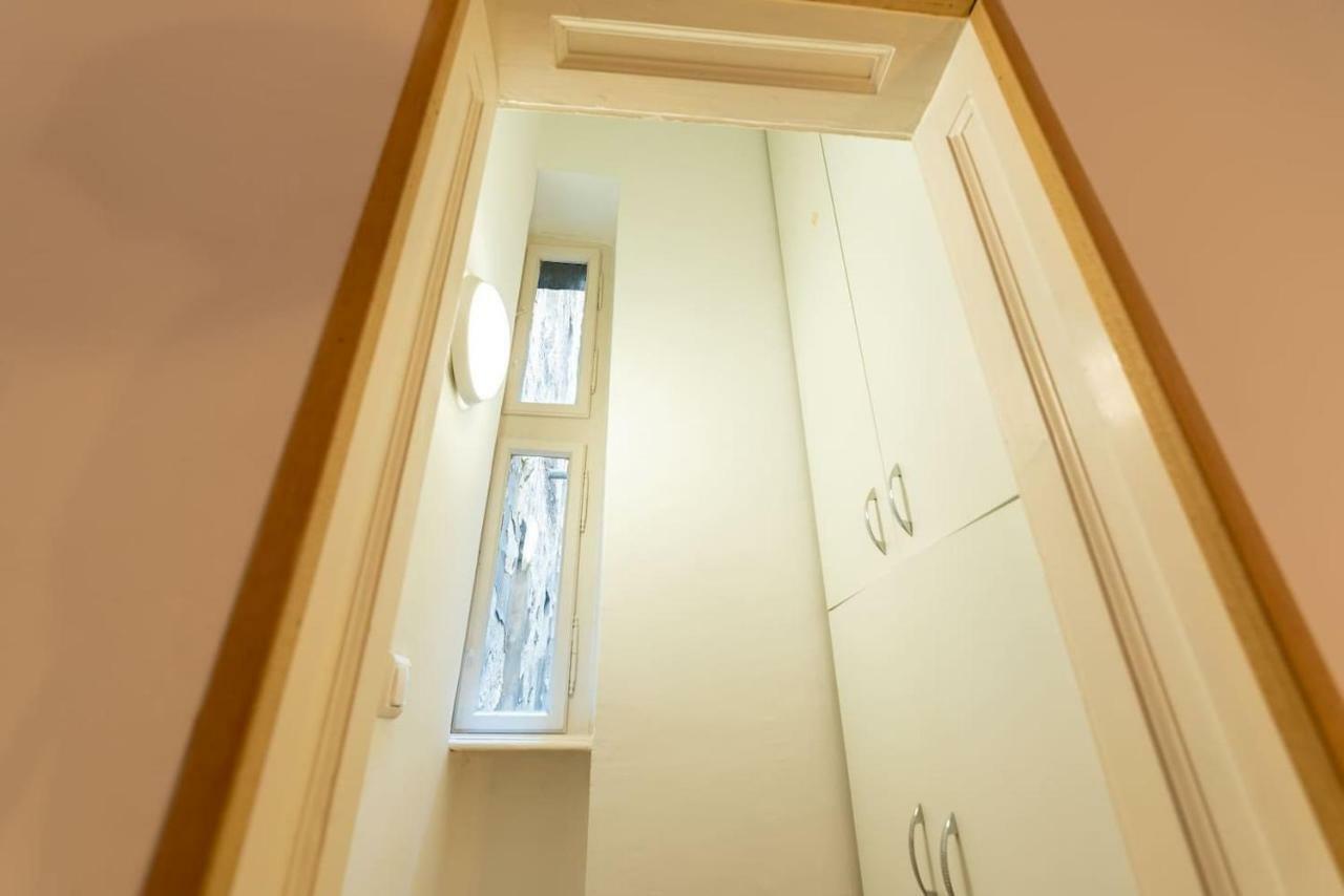 Artlovers' Flat - Kazinczy Street بودابست المظهر الخارجي الصورة